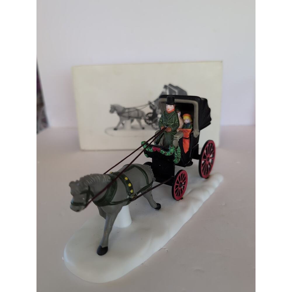DEPARTMENT 56 “Central Park Carriage” Heritage Village 1989 Retired #5979-0